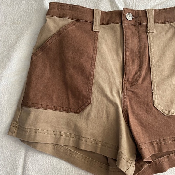 BNWT High wasted hollister shorts - Picture 7 of 7